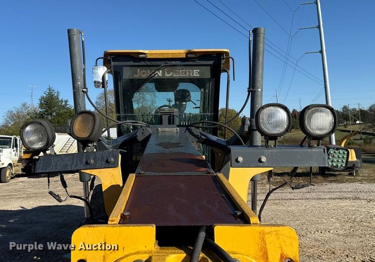 image for item EU5239 2008 John Deere 670D motor grader