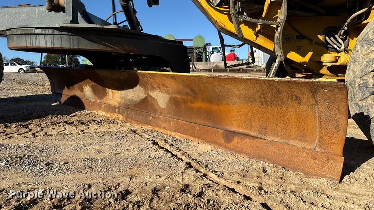 image for item EU5239 2008 John Deere 670D motor grader