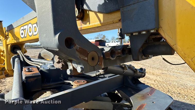 image for item EU5239 2008 John Deere 670D motor grader