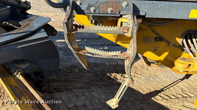 image for item EU5239 2008 John Deere 670D motor grader