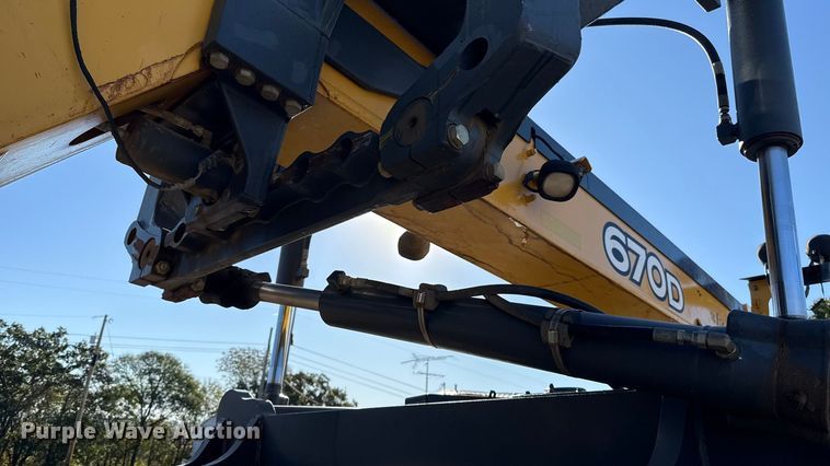 image for item EU5239 2008 John Deere 670D motor grader