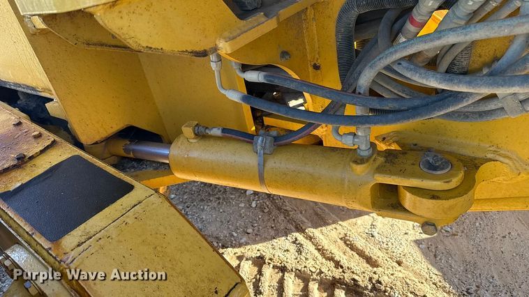 image for item EU5239 2008 John Deere 670D motor grader