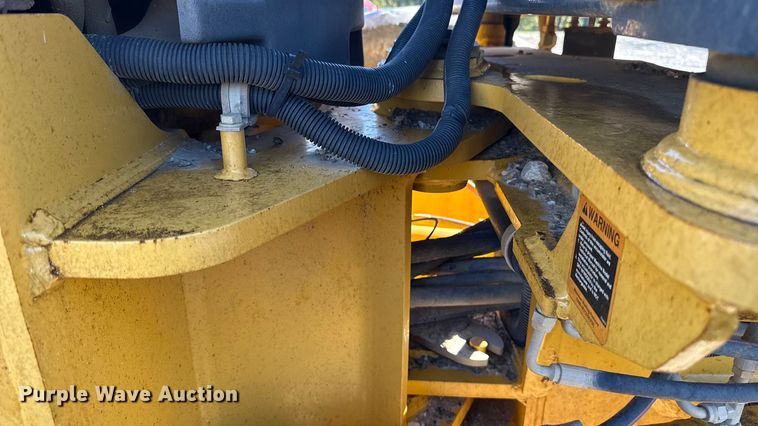 image for item EU5239 2008 John Deere 670D motor grader