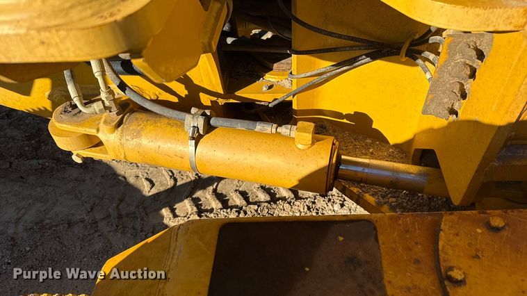 image for item EU5239 2008 John Deere 670D motor grader