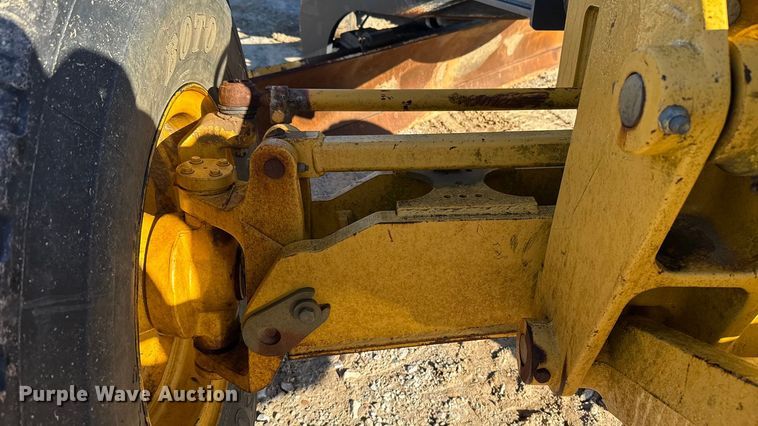 image for item EU5239 2008 John Deere 670D motor grader