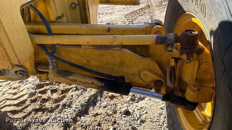 image for item EU5239 2008 John Deere 670D motor grader