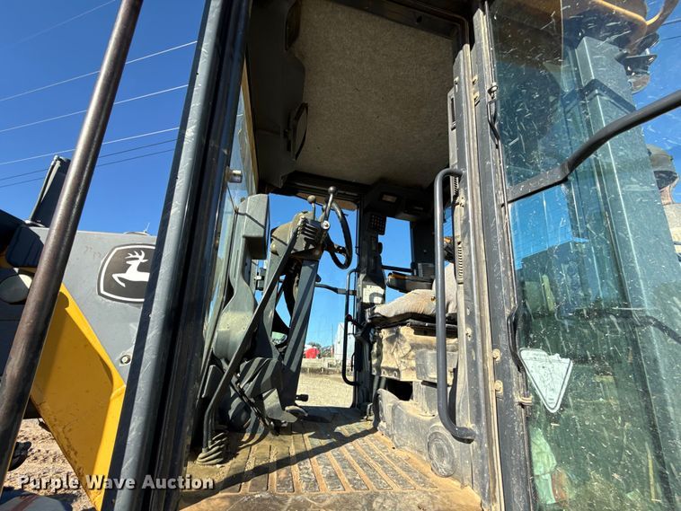 image for item EU5239 2008 John Deere 670D motor grader