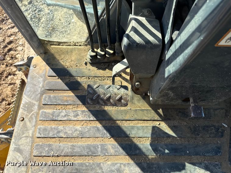 image for item EU5239 2008 John Deere 670D motor grader