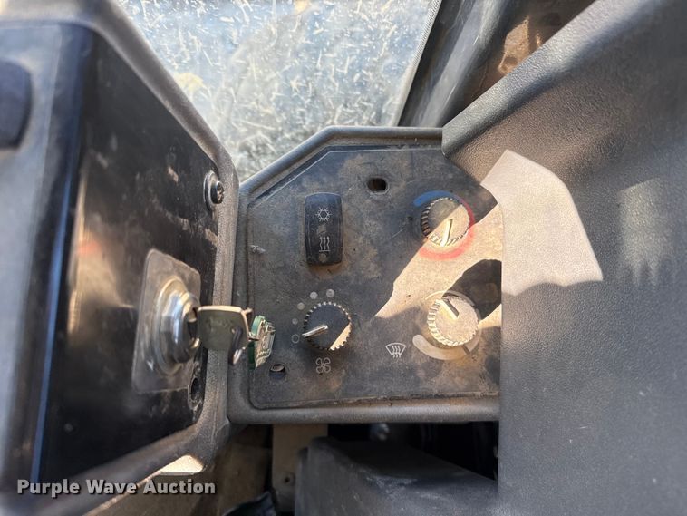 image for item EU5239 2008 John Deere 670D motor grader