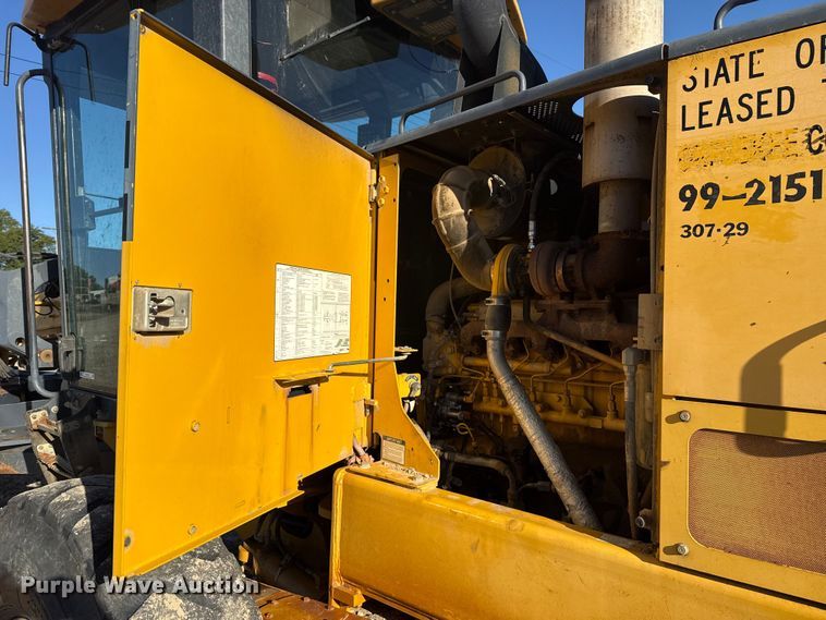 image for item EU5239 2008 John Deere 670D motor grader