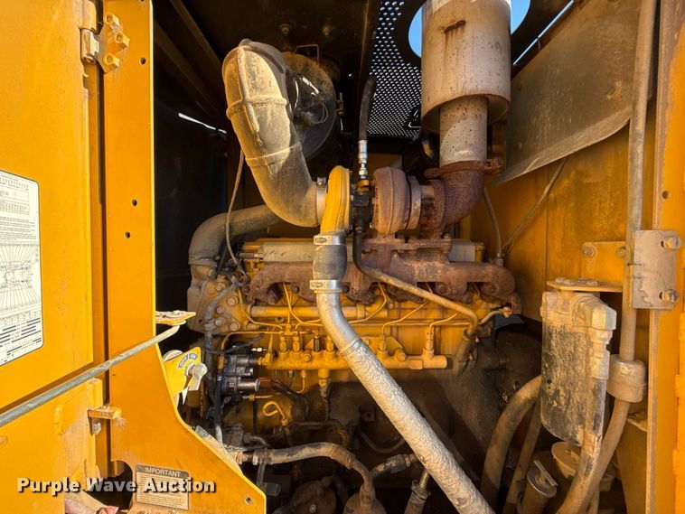 image for item EU5239 2008 John Deere 670D motor grader