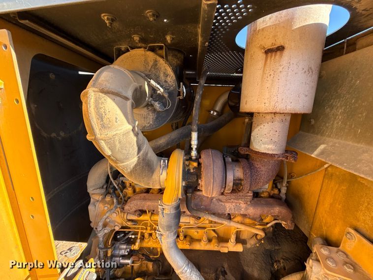 image for item EU5239 2008 John Deere 670D motor grader