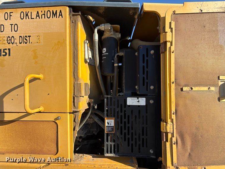 image for item EU5239 2008 John Deere 670D motor grader