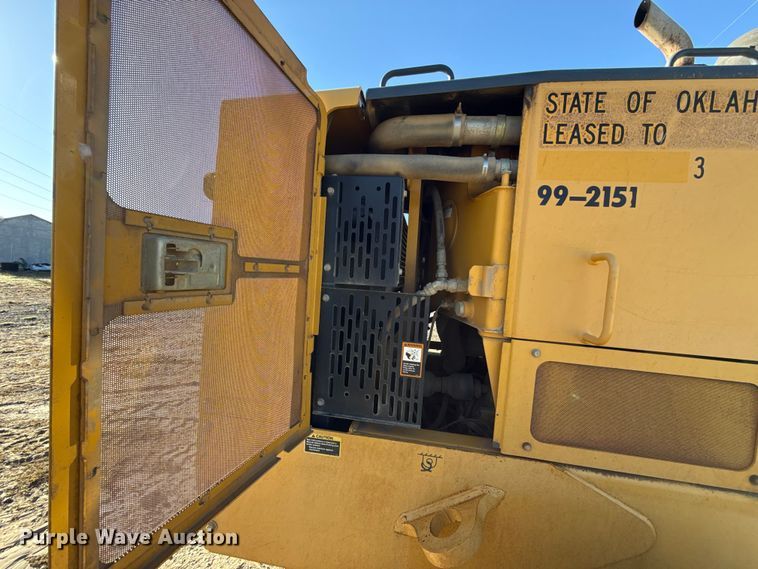 image for item EU5239 2008 John Deere 670D motor grader