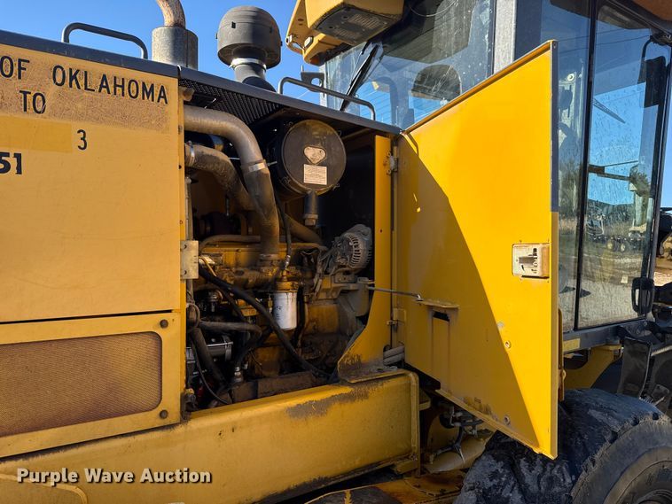 image for item EU5239 2008 John Deere 670D motor grader