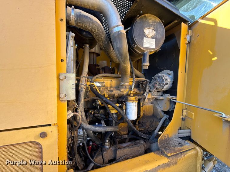 image for item EU5239 2008 John Deere 670D motor grader