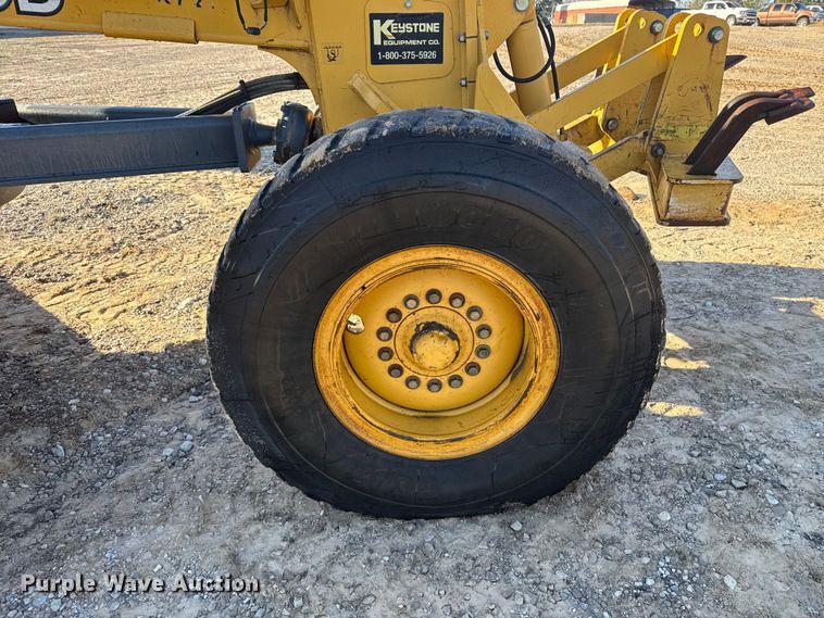 image for item EU5239 2008 John Deere 670D motor grader