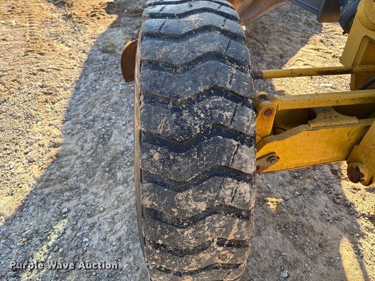 image for item EU5239 2008 John Deere 670D motor grader