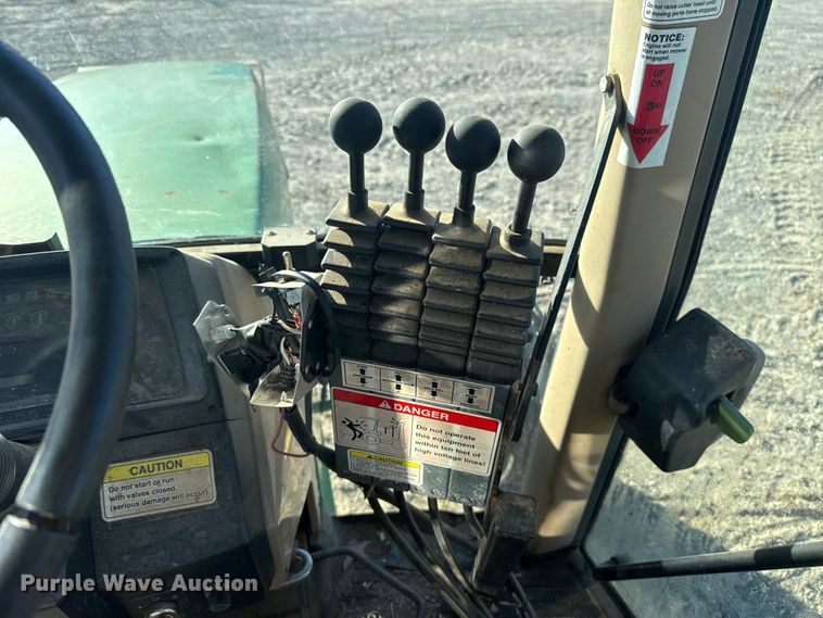 image for item EU5240 2002 John Deere 6405 tractor