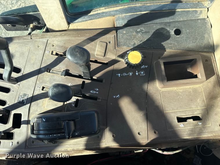 image for item EU5240 2002 John Deere 6405 tractor