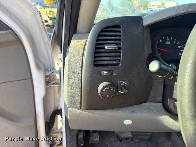 image for item EU5294 2010 Chevrolet Silverado 1500 pickup truck