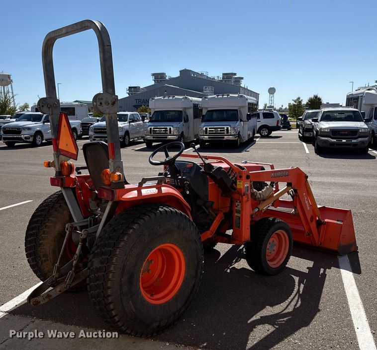 image for item EU5298 Kubota B7800 MFWD tractor