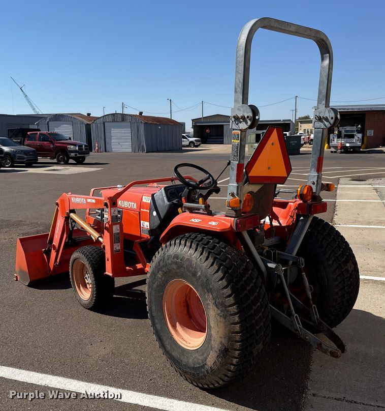 image for item EU5298 Kubota B7800 MFWD tractor