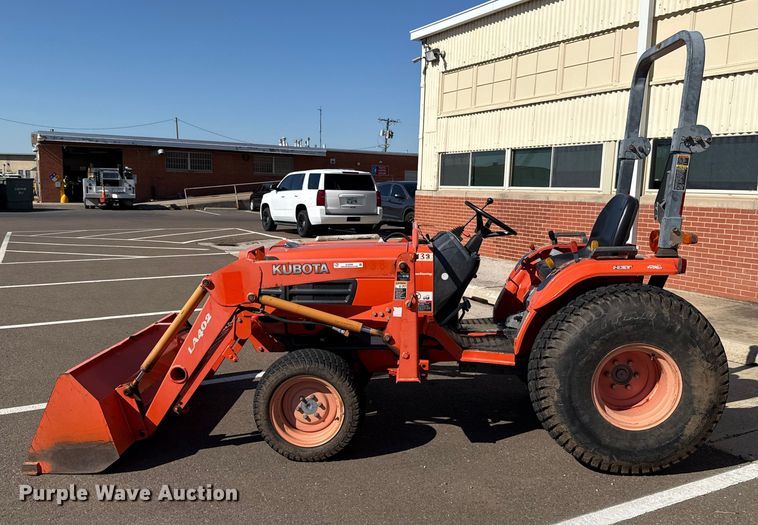 image for item EU5298 Kubota B7800 MFWD tractor