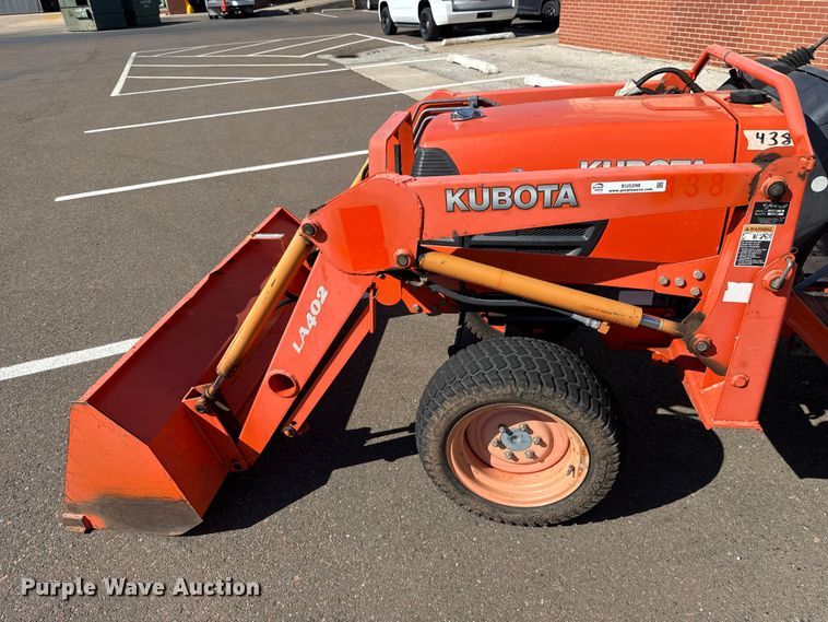 image for item EU5298 Kubota B7800 MFWD tractor