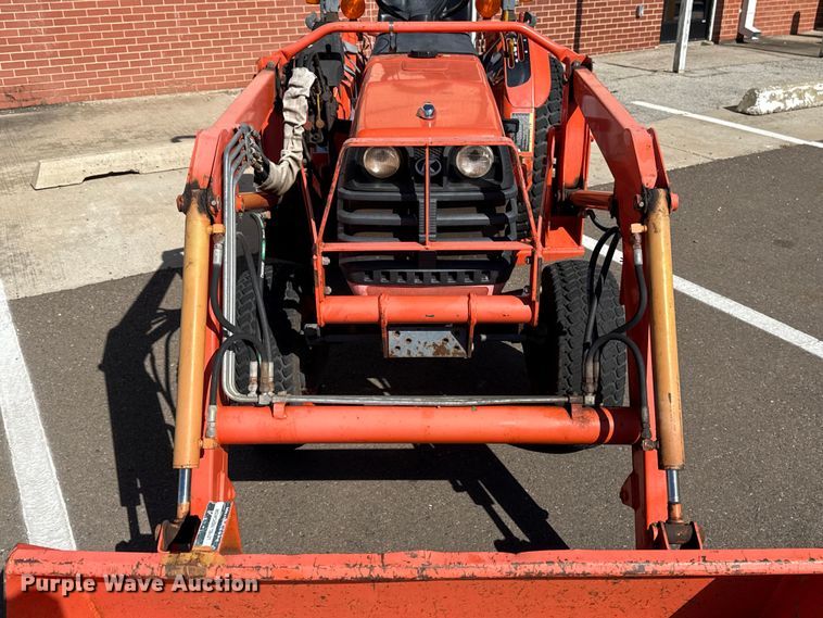 image for item EU5298 Kubota B7800 MFWD tractor