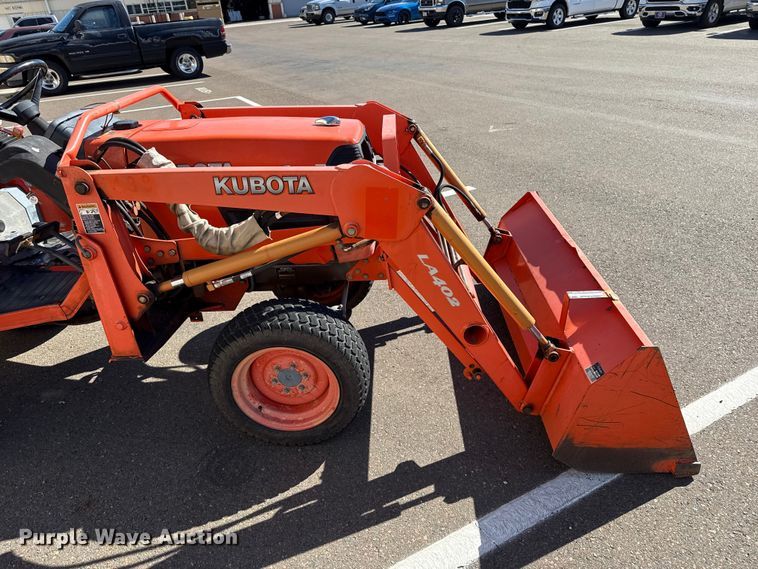 image for item EU5298 Kubota B7800 MFWD tractor