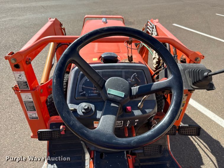 image for item EU5298 Kubota B7800 MFWD tractor