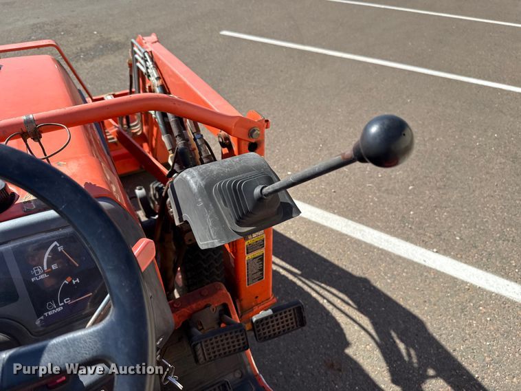 image for item EU5298 Kubota B7800 MFWD tractor