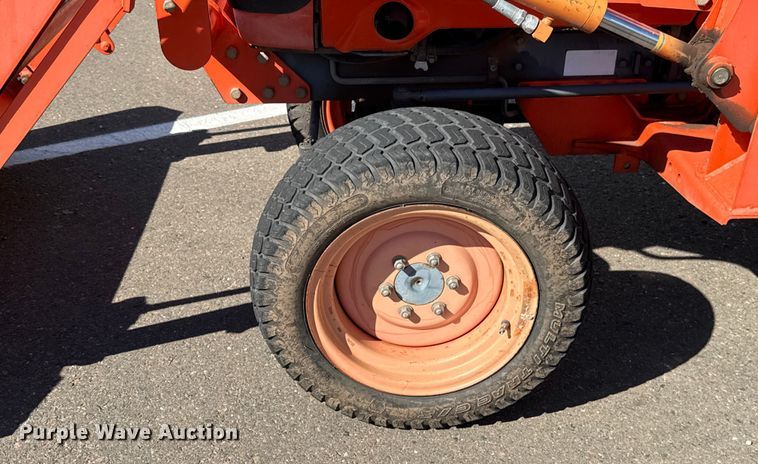 image for item EU5298 Kubota B7800 MFWD tractor