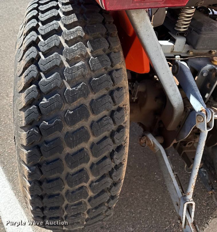 image for item EU5298 Kubota B7800 MFWD tractor