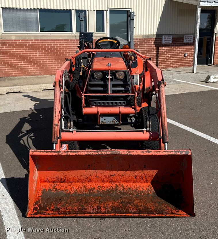 image for item EU5299 Kubota B7800 MFWD tractor