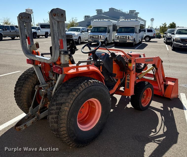 image for item EU5299 Kubota B7800 MFWD tractor
