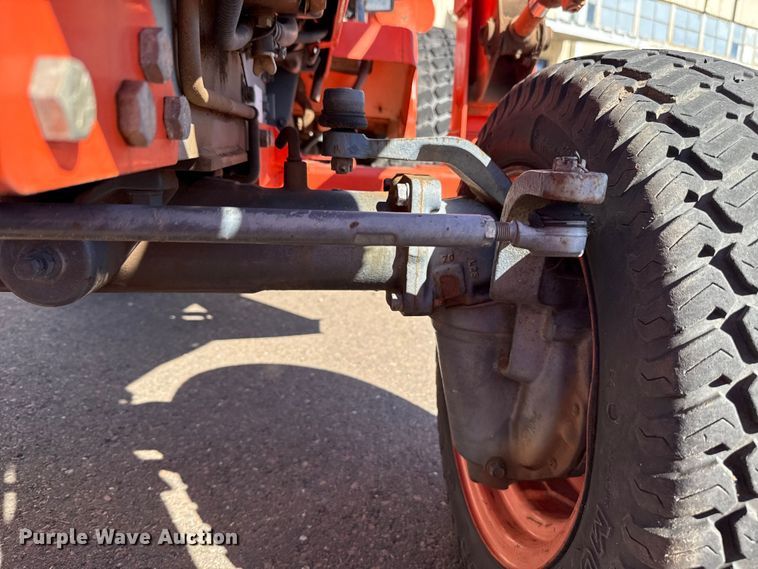 image for item EU5299 Kubota B7800 MFWD tractor