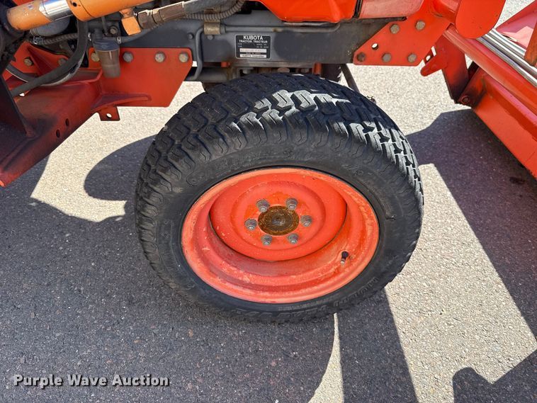 image for item EU5299 Kubota B7800 MFWD tractor