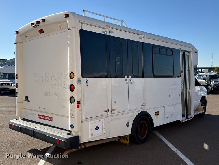 image for item EU5302 2014 Ford E450 Super Duty shuttle bus