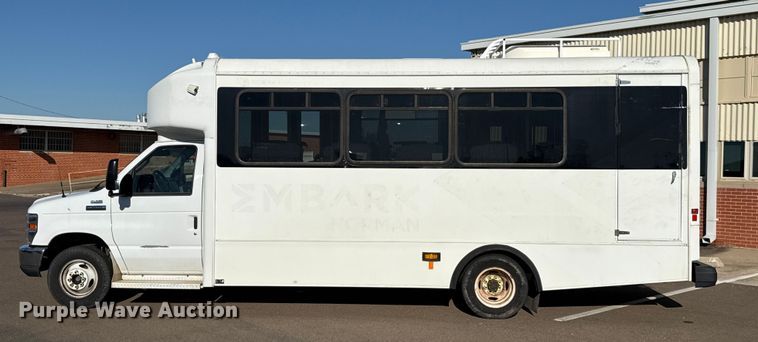 image for item EU5302 2014 Ford E450 Super Duty shuttle bus