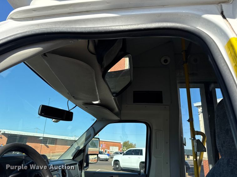 image for item EU5302 2014 Ford E450 Super Duty shuttle bus