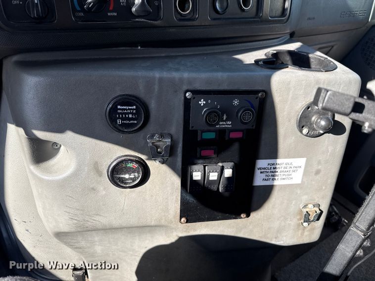 image for item EU5302 2014 Ford E450 Super Duty shuttle bus