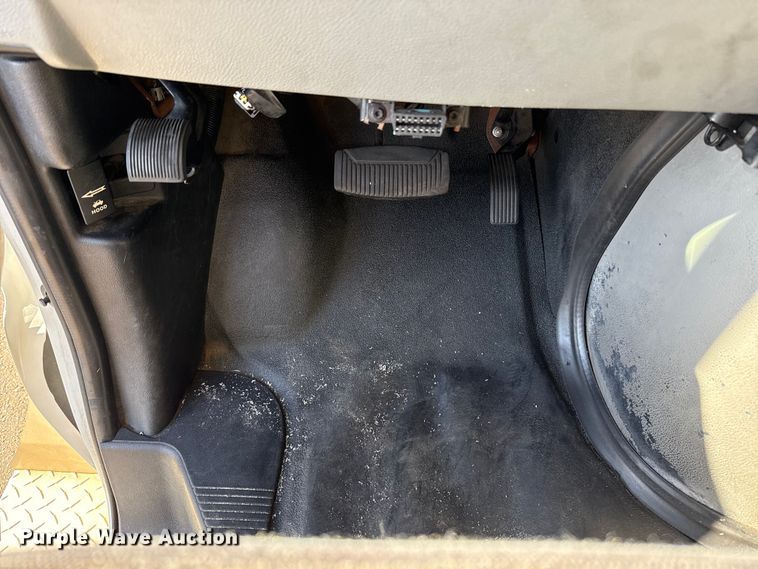 image for item EU5302 2014 Ford E450 Super Duty shuttle bus