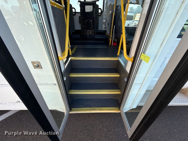 image for item EU5302 2014 Ford E450 Super Duty shuttle bus