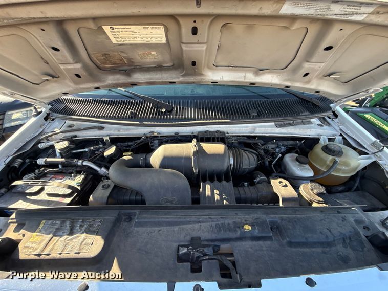 image for item EU5302 2014 Ford E450 Super Duty shuttle bus