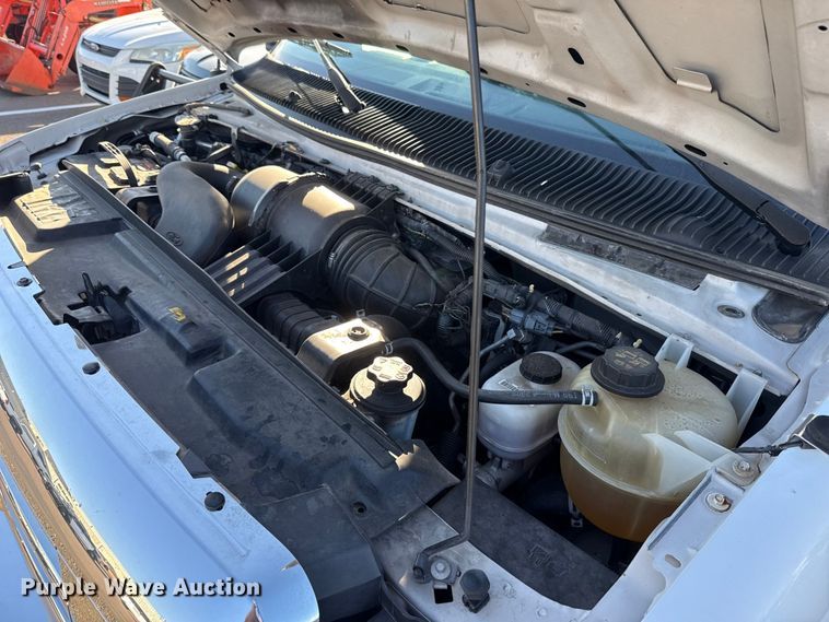 image for item EU5302 2014 Ford E450 Super Duty shuttle bus