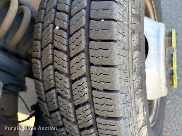 image for item EU5302 2014 Ford E450 Super Duty shuttle bus