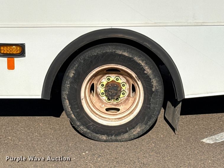 image for item EU5302 2014 Ford E450 Super Duty shuttle bus