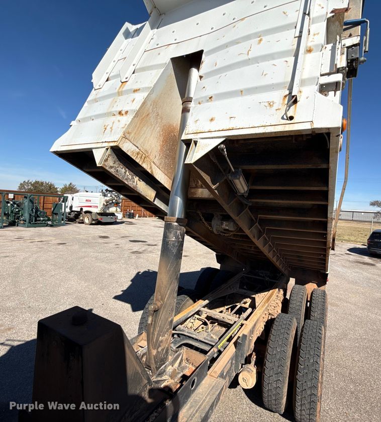 image for item EU5316 2012 International WorkStar 7600 dump truck